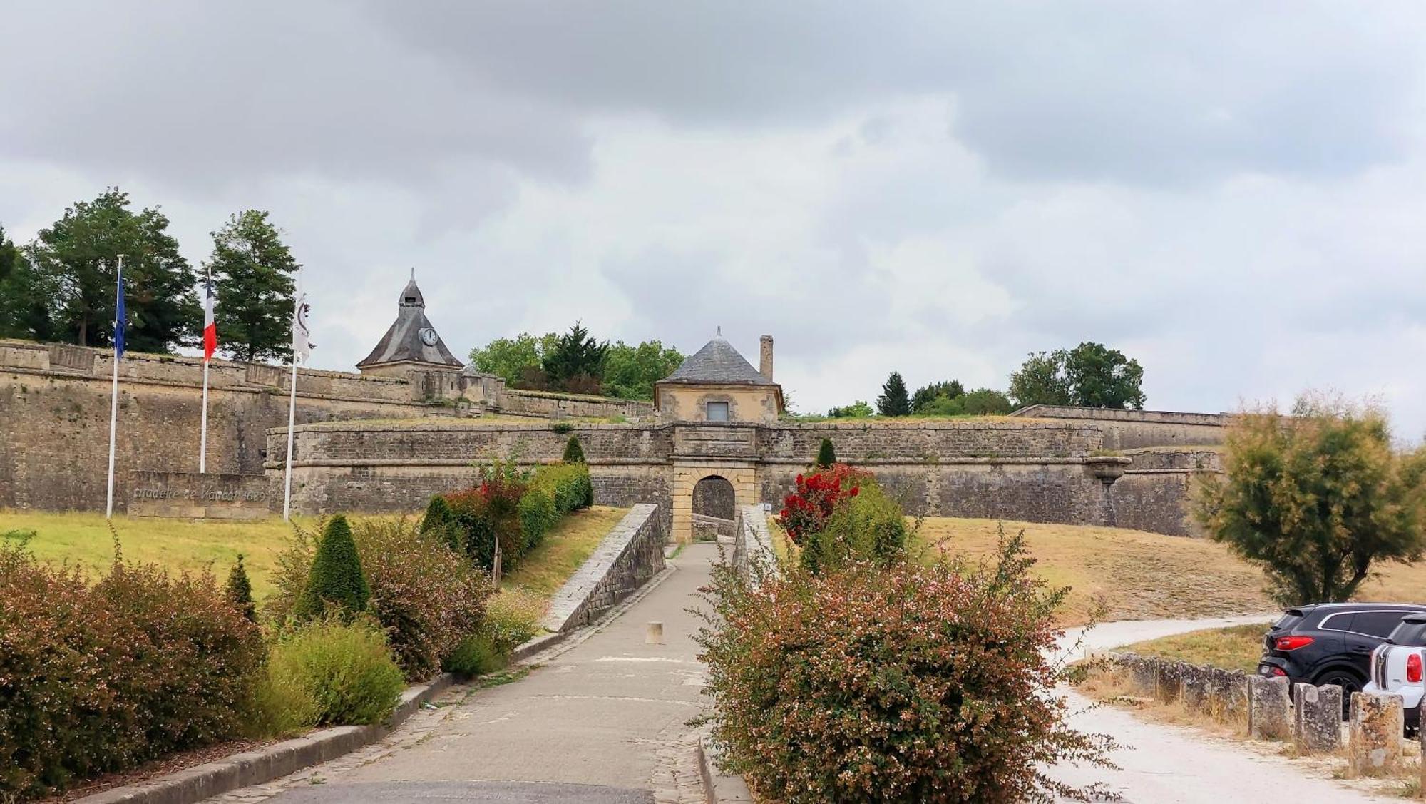 Apartamento Duplex Cocoon - 10 Min De Blaye - 20 Min Cnpe - Wifi - Tv Hd Saint-Seurin-de-Cursac Exterior foto
